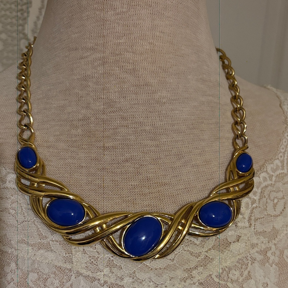 Vintage Monet Choker Necklace Gold-tone